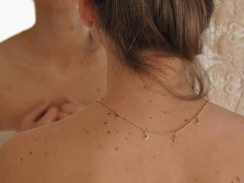 Millenials 50+: Mujeres jóvenes con piel madura. Fragilidad capilar, Poros flacidez, cuello y&nbsp;escote.